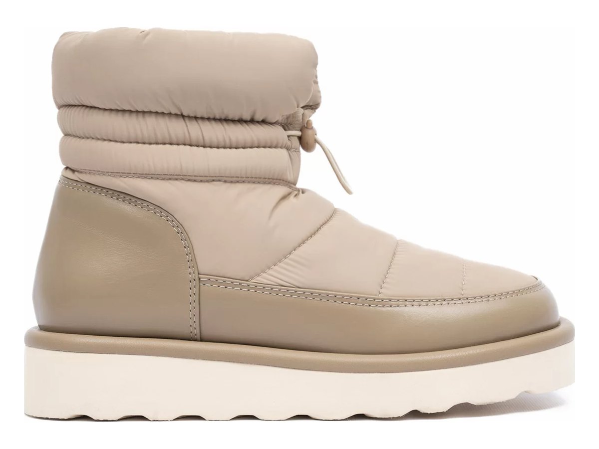 UGG Classic Mini Blow Sand — вид «сбоку»