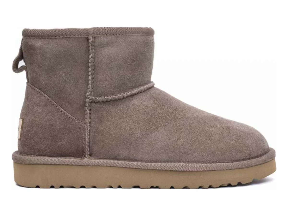 UGG Classic Mini II Cappuccino — вид «сбоку»