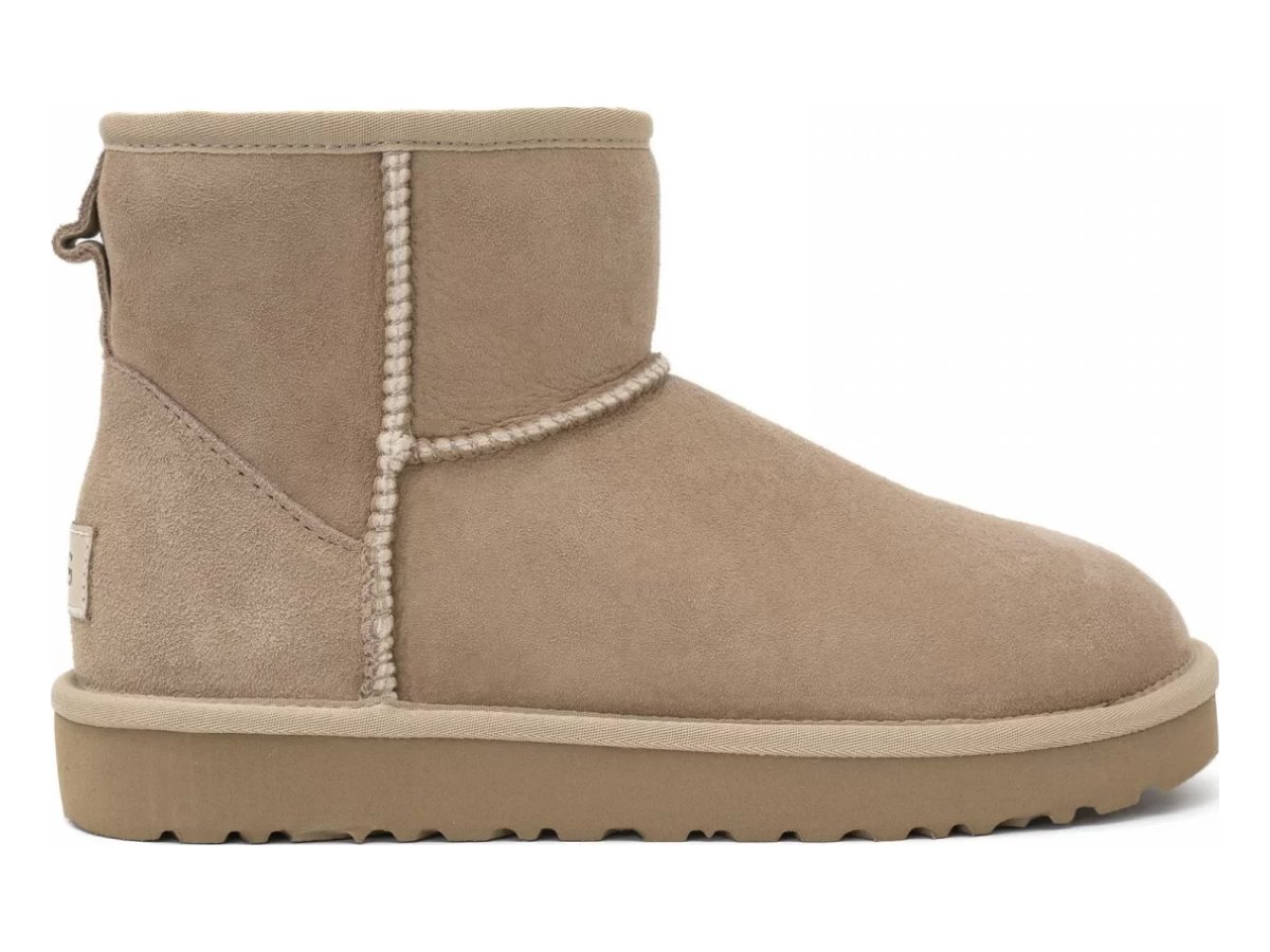 UGG Classic Mini II Sand — вид «сбоку»