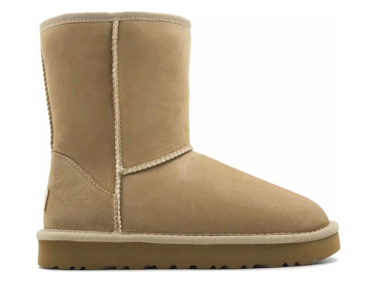 UGG Classic Short II Sand — вид «сбоку»
