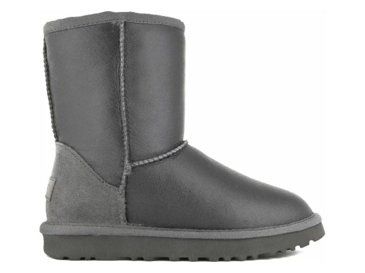 UGG Classic Short Metallic Grey — вид «сбоку»