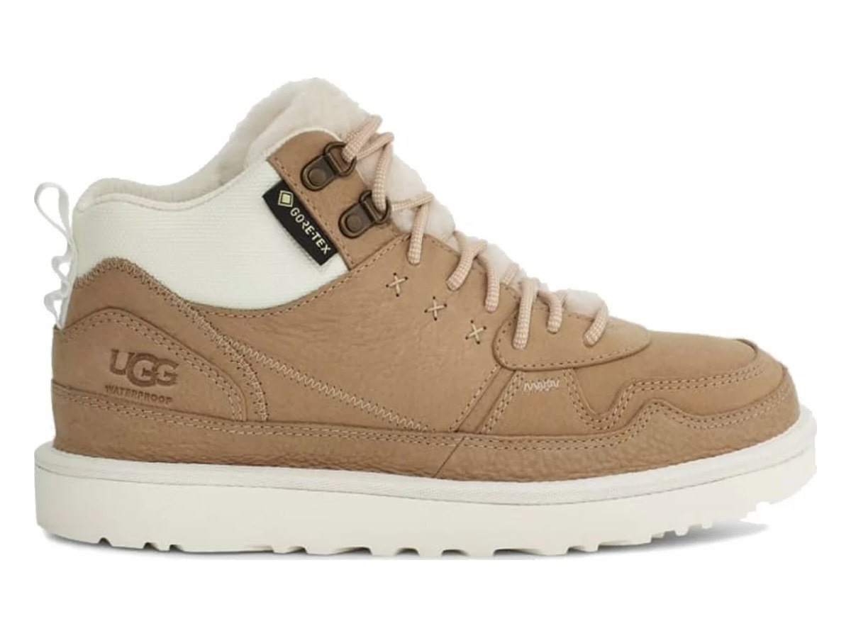 UGG Highland Hi GoreTex Sand — вид «сбоку»