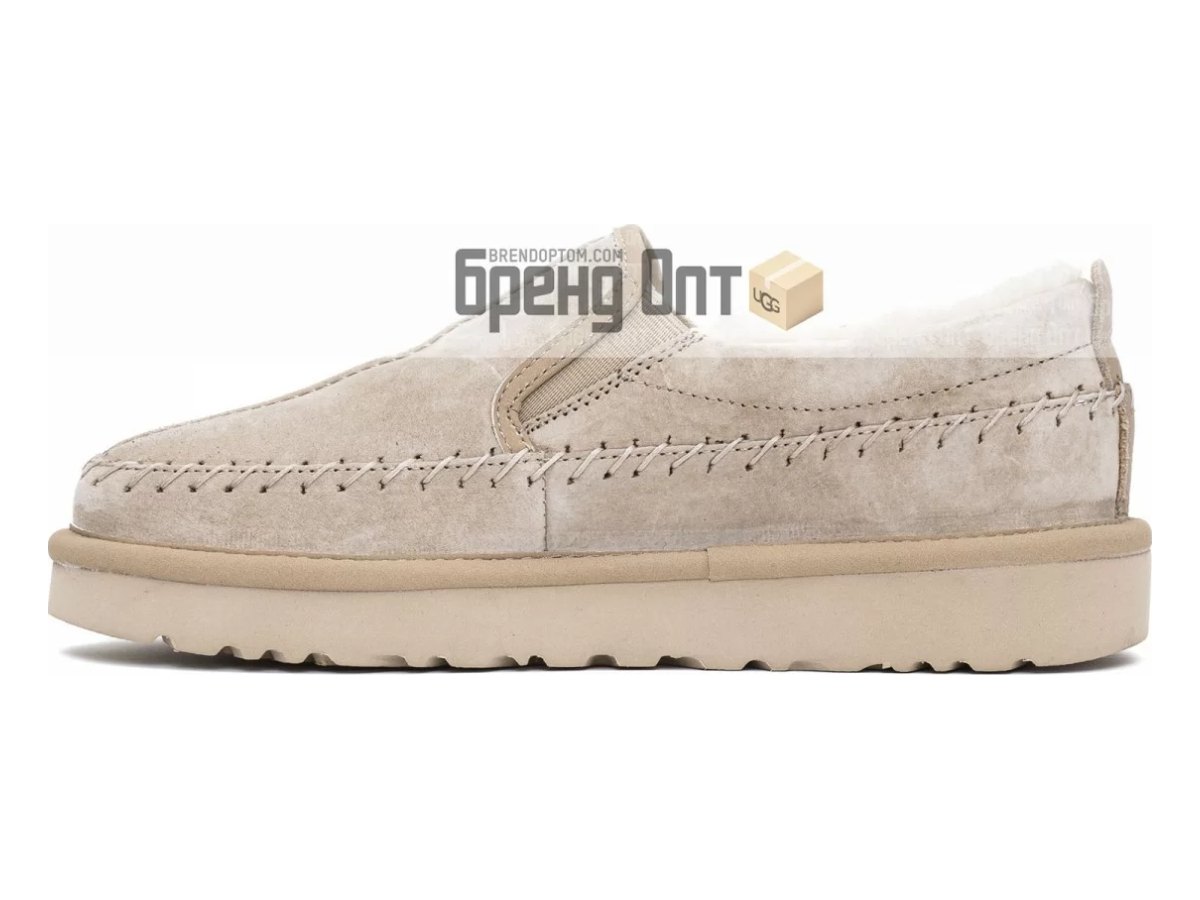 UGG Stitch Slip On Sand — вид «спереди»