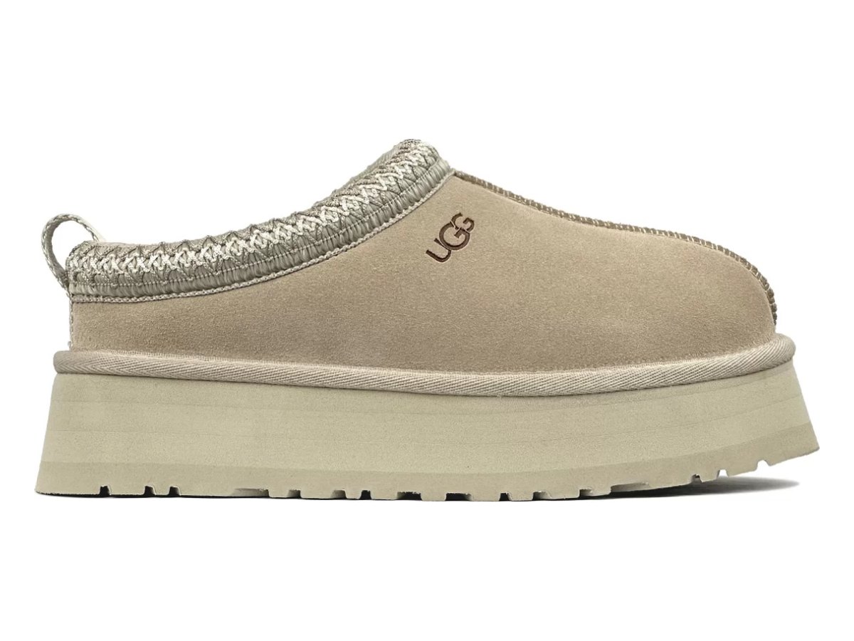 UGG Tazz Platform Sand (2024) — вид «сбоку»